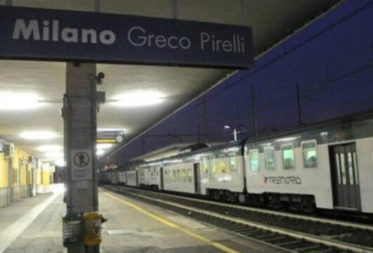 Tragedia sui binari: 17enne travolta e uccisa dal treno sotto gli occhi del macchinista