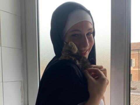 Uccide il padre per difendere la madre dalle violenze: condannata a 9 anni di reclusione