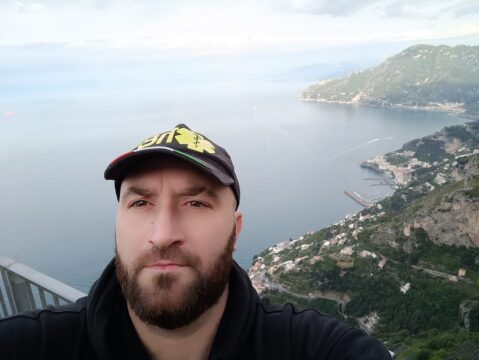 Carmine, operatore del 118, muore in moto per un malore: aveva appena finito di lavorare