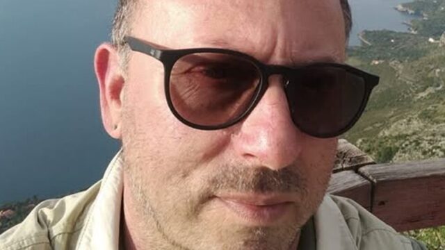 55enne morto da eroe nel tentativo di salvare due bambini in mare: tragedia in spiaggia