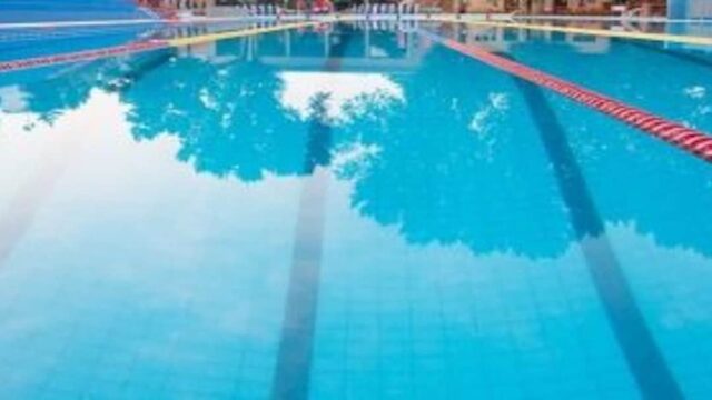 Tre indagati per la morte del bimbo di 5 anni in piscina: si attendono sviluppi