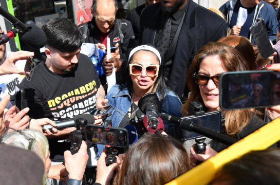 Cancellato concerto di Rita De Crescenzo a Castel Volturno, la TikToker preoccupata: “Basta violenza mediatica”