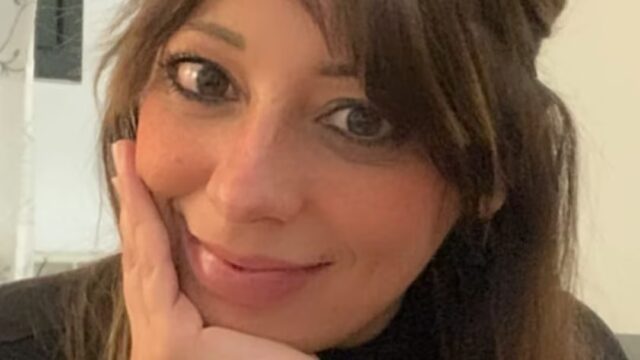 Tornare dalla famiglia è un lusso: “700 euro per andare al funerale di mia nonna”