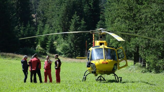 Escursionista precipita in un dirupo davanti agli occhi della compagna: 61enne muore sul percorso montano