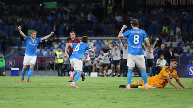 Napoli-Pisa 3-2: gli azzurri soffrono ma restano in vetta