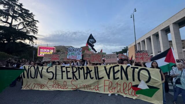 Gli studenti non stanno in silenzio: migliaia in corteo a sostegno della Global Sumud Flotilla