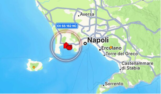 Terremoto 4.0 oggi ai Campi Flegrei: sciame sismico in corso, nella notte altre otto scosse