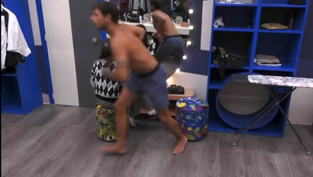 Panico al Grande Fratello 2025: malore improvviso per Omer Elomari, crolla in diretta