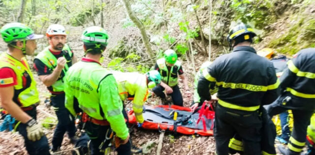25enne scompare per 36 ore: ritrovato ferito in una scarpata, è vivo per miracolo