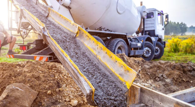 Betoniera tocca cavi dell’alta tensione, operaio di 67 anni muore folgorato