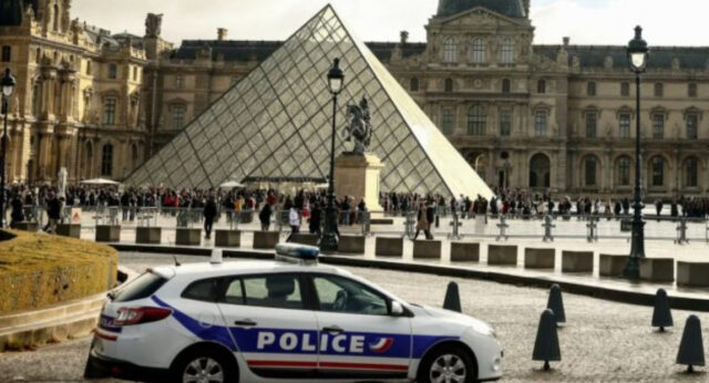 Furto al Louvre: cinque nuovi arresti, ma i gioielli restano scomparsi