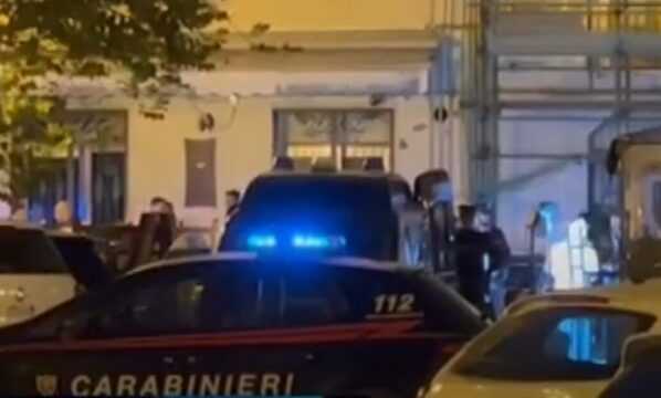 Prova a sedare una rissa fuori al suo locale ma la situazione degenera: Paolo ucciso a 21 anni con un colpo di pistola