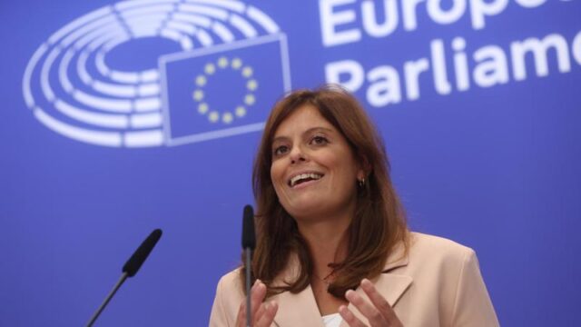 Immunità Ilaria Salis: il Parlamento boccia la revoca, l’eurodeputata è salva