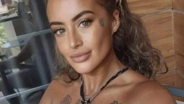 Azzannata dai suoi cani che litigano per il cibo: morta una 34enne