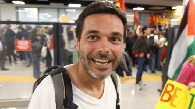 Le prime parole degli attivisti della Flotilla rilasciati da Israele: “botte da tutte le parti, ci trattavano come scimmie”