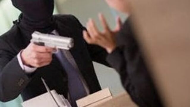 Associazione a delinquere specializzata in rapine: sei arresti tra Italia e Svizzera