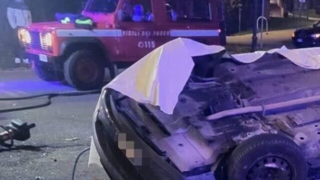 Tragedia nella notte: tre giovani morti e due feriti in un terribile incidente stradale