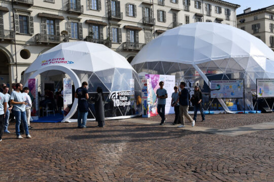 Torino SUCCESSO PER IL FESTIVAL DIGITALE POPOLARE L’IGLOO DEL DIGITALE CONQUISTA LA PIAZZA