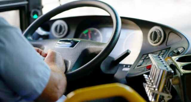 Aggressione all’autista dell’autobus:denunciato un 18enne