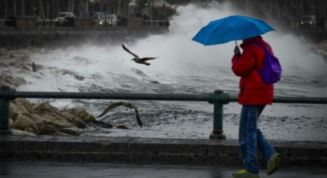 Allerta meteo arancione a Napoli: diramato l’avviso di rischio idrogeologico e idraulico