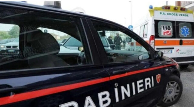 Marito e moglie trovati morti in casa con ferite da arma da taglio: indagini in corso