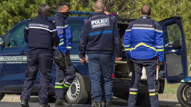 Auto sulla folla, dieci i feriti. Arrestato il conducente: “Ha urlato «Allah Akbar»”