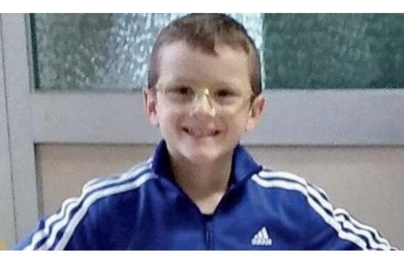 Sgozzato a 9 anni dalla madre, il padre aveva lanciato l’allarme inascoltato: “Non lasciatelo a lei. È pericolosa”