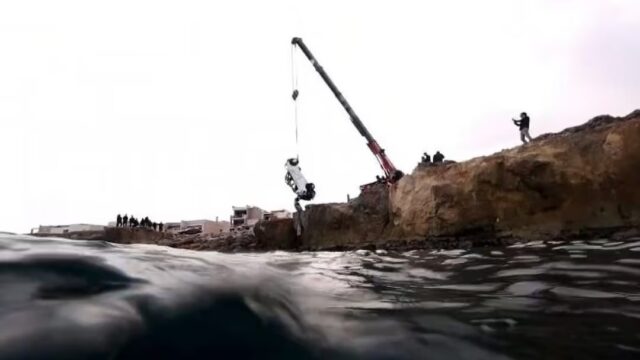 Ritrovata in mare l’auto della madre che ha ucciso il piccolo di 8 anni