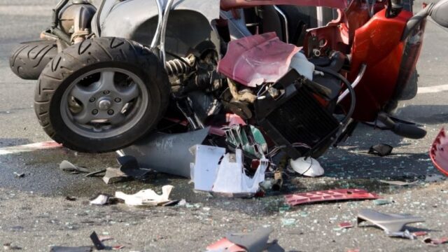 Tre morti in uno scontro frontale tra auto: le vittime sono tutte donne