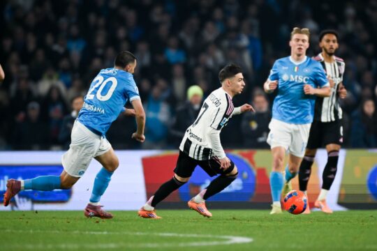 Napoli-Juventus 2-1: al Maradona una notte che pesa, tra il ritorno di Spalletti e la vittoria di Conte
