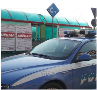 Giovane 28enne rapita e abusata dopo essere arrivata al centro commerciale