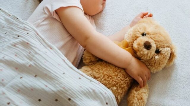 Non si sveglia dal riposino pomeridiano: bimbo di 1 anno trovato morto al nido