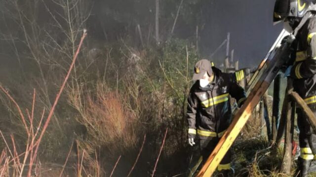 Coppia ultra ottantenne finisce in un laghetto: trovati senza vita dopo alcune ore