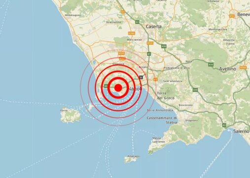 Terremoto Campi Flegrei, oggi scosse continue: ancora sciame sismico