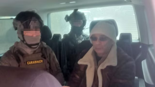 La caduta di Messina Denaro: 30 anni di latitanza finiti per un pizzino nascosto in una sedia