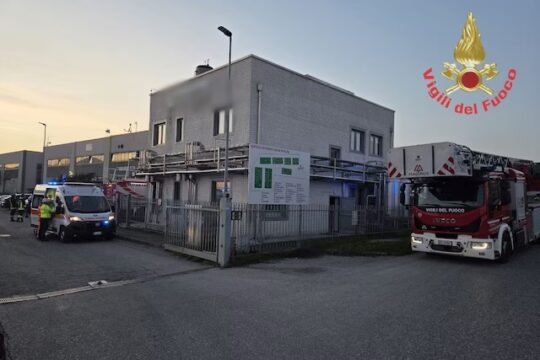 Esplosione in un’azienda farmaceutica ad Agrate Brianza: tre feriti, grave un 19enne