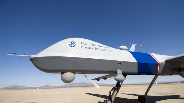 Texas, drone della polizia di frontiera abbattuto per errore da un laser militare: spazio aereo chiuso a Fort Hancock
