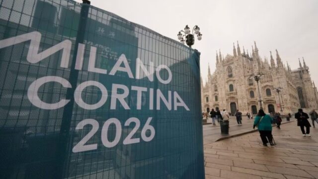 Da 16 anni latitante, va a tifare hockey alle Olimpiadi: arrestato 44enne