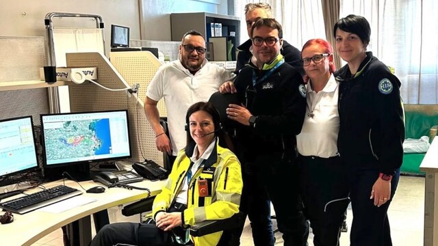 Bimbo di 4 anni salva la mamma: guida i soccorsi al telefono durante un’emergenza da monossido