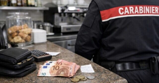 Torna la truffa del “rendez-moi”: tre denunciati dopo il raggiro in un bar di Poggioreale