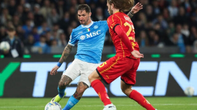 Il Napoli rimonta il Lecce: Politano e Højlund firmano il 2-1, De Bruyne cambia la partita