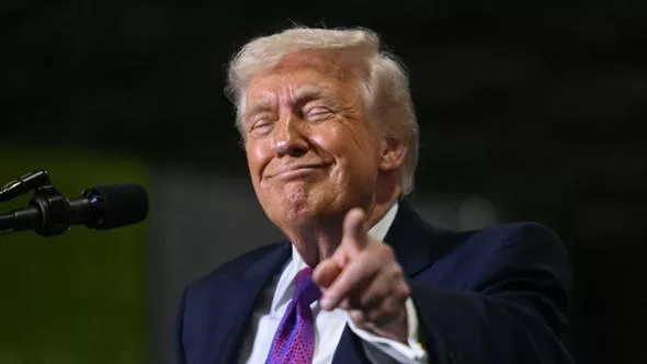 Trump annuncia: “Colloqui con Iran molto positivi per la risoluzione della guerra”