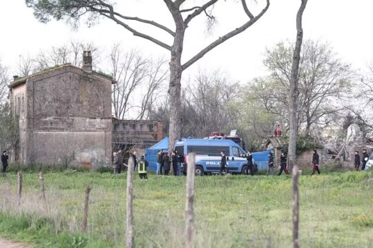 Muoiono in una forte esplosione, stavano progettando una bomba