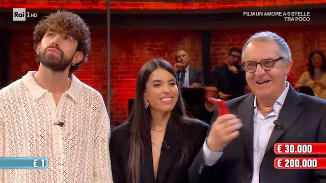 Affari Tuoi, Antonio Prota rifiuta 80mila euro e torna a casa con 30mila: “Mi sono affezionato al pacco numero 1”