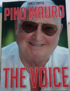 PINO MAURO THE VOICE: IL 20 MARZO, NELLA SALA CONSILIARE DEL COMUNE DI VILLARICCA, PRESENTAZIONE DEL LIBRO DELL’ARTISTA NAPOLETANO.