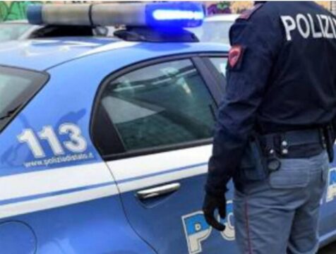 Ragazzino di 14 anni accoltellato su un autobus, fermato un quindicenne