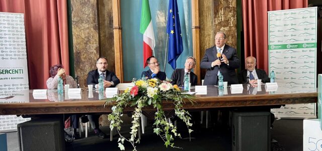 CONFESERCENTI NAPOLI, VENTI ANNI DI PRESIDENZA PER VINCENZO SCHIAVO: “TUTELARE LE IMPRESE LA MIA MISSIONE, ABBASSARE LA PRESSIONE FISCALE E PROMUOVERE LO SVILUPPO INTERNAZIONALE LE NUOVE SFIDE”
