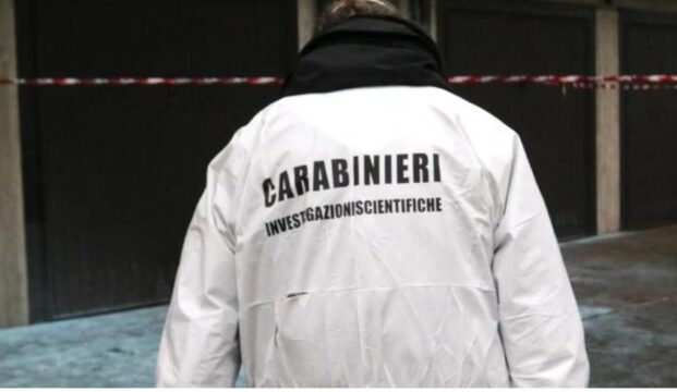 Cadavere avvolto in un lenzuolo trovato in strada: si indaga per omicidio per il 66enne Giuseppe Florio