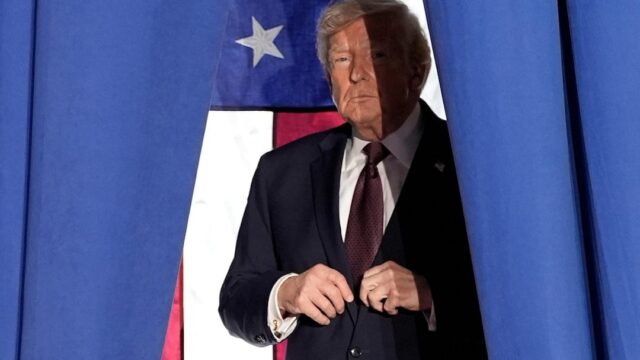 Trump contro Leone: “Debole e pessimo in politica estera. Senza di me non sarebbe Papa”