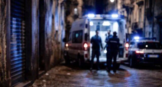 Spari dopo un tentativo di rapina, ferito un 24enne: caccia ai responsabili